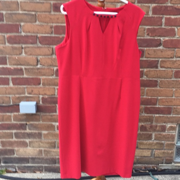 Red dress - Picture 2 of 5